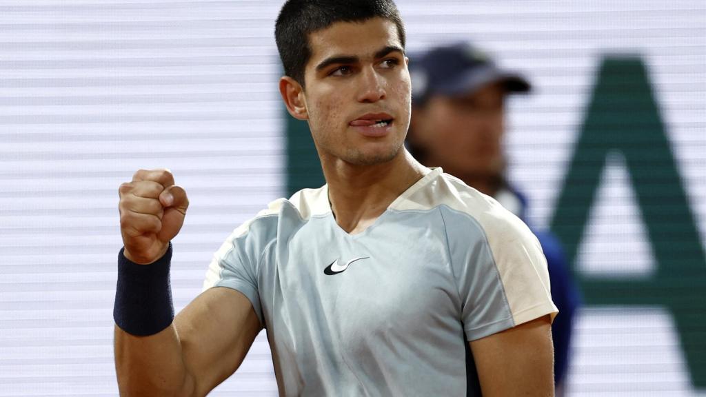 Carlos Alcaraz celebra su victoria ante Sebastian Korda en el segundo set