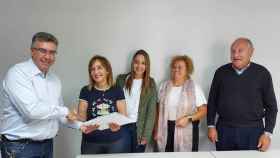 El diputado y exalcalde Javier Bas entrega los avales para presidir el PP de Redondela (Pontevedra).