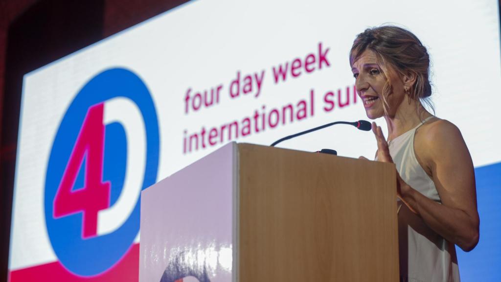 La vicepresidenta segunda del Gobierno, Yolanda Díaz interviene en el acto de Valencia.