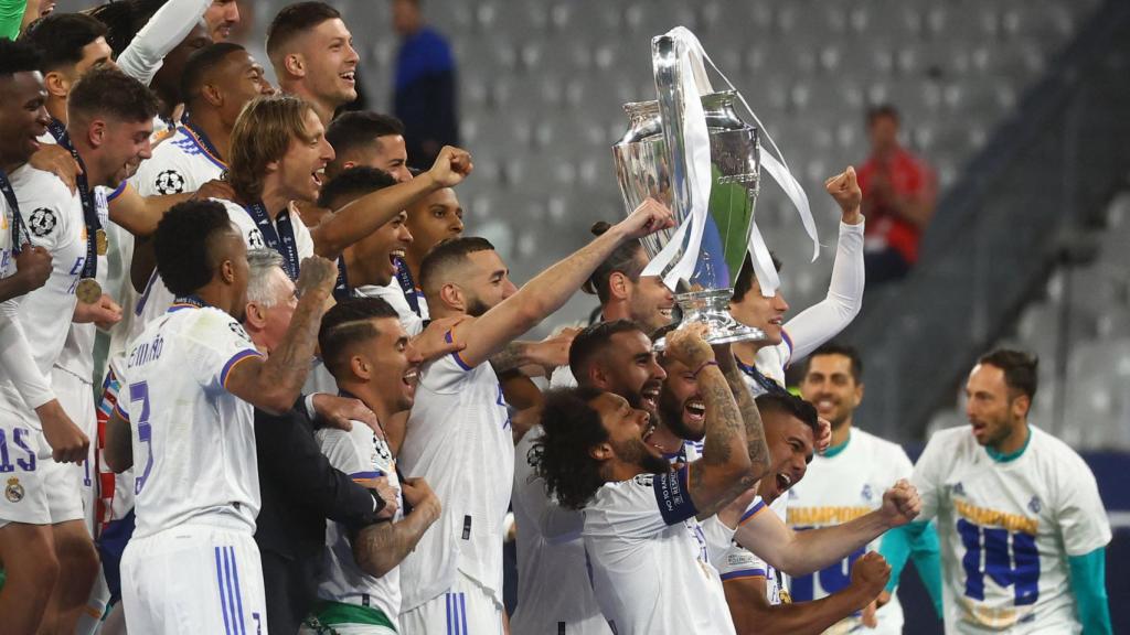 Marcelo levanta la decimocuarta Copa de Europa del Real Madrid