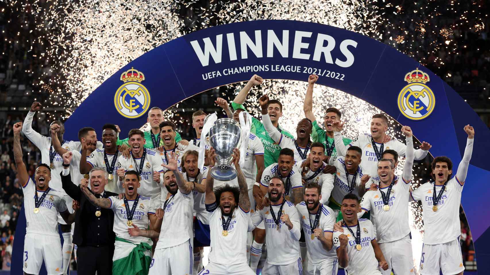 Marcelo levanta la decimocuarta Copa de Europa del Real Madrid