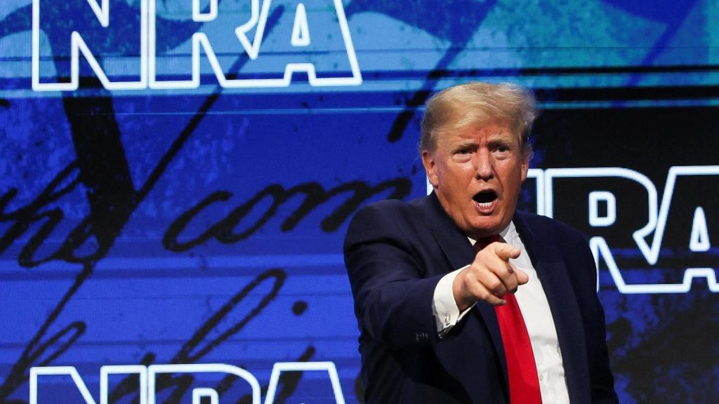 Donald Trump, durante su intervención en  la convención anual de la Asociación Nacional del Rifle, en Houston.