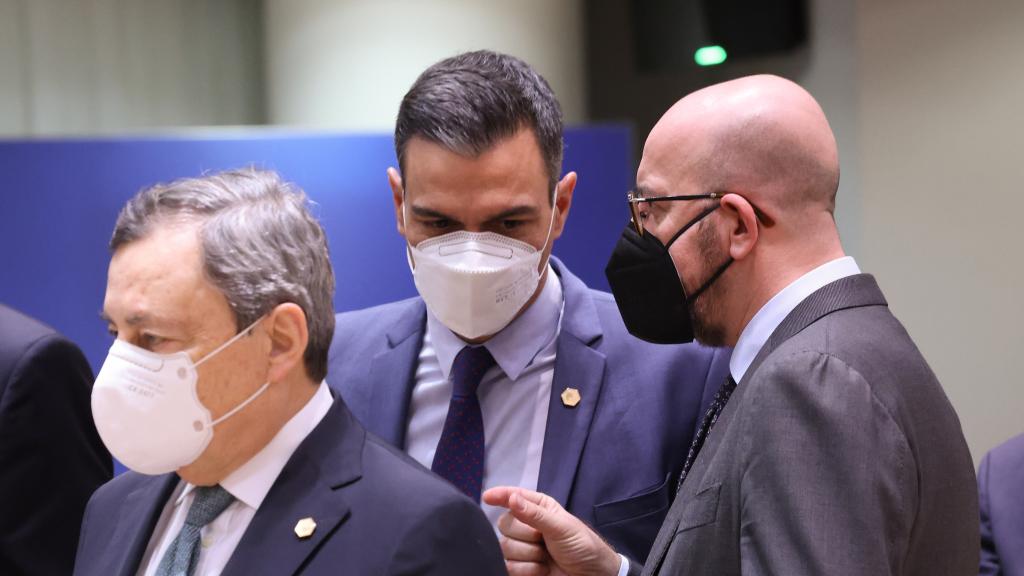 Olaf Scholz, Mario Draghi, Pedro Sánchez y Charles Michel, durante una reunión del Consejo Europeo.