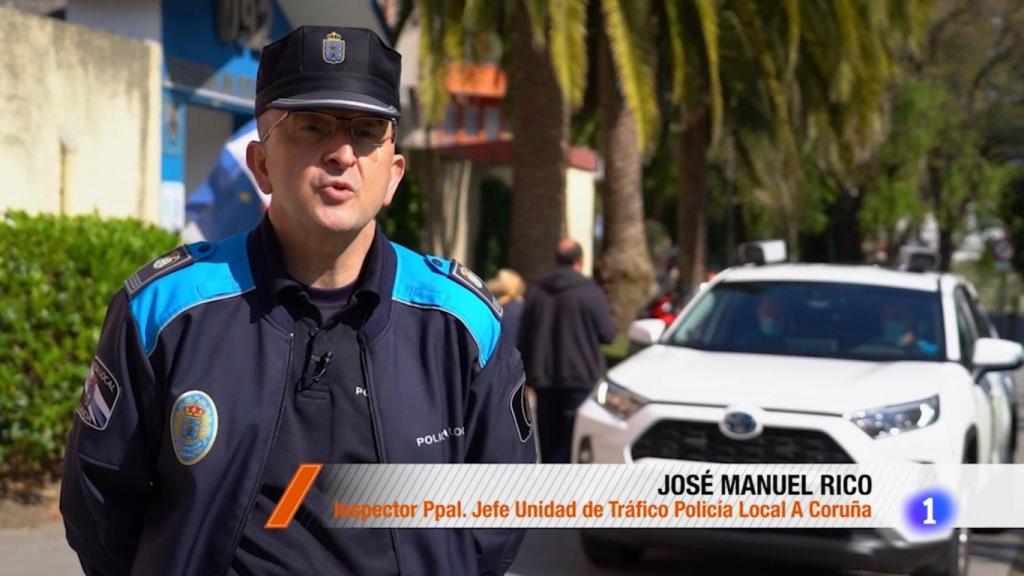 Los coches mal aparcados de A Coruña protagonizan el programa ‘Seguridad Vital’ de TVE