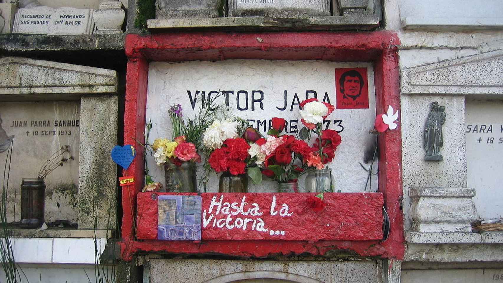 La tumba de Víctor Jara en el Cementerio General de Santiago.