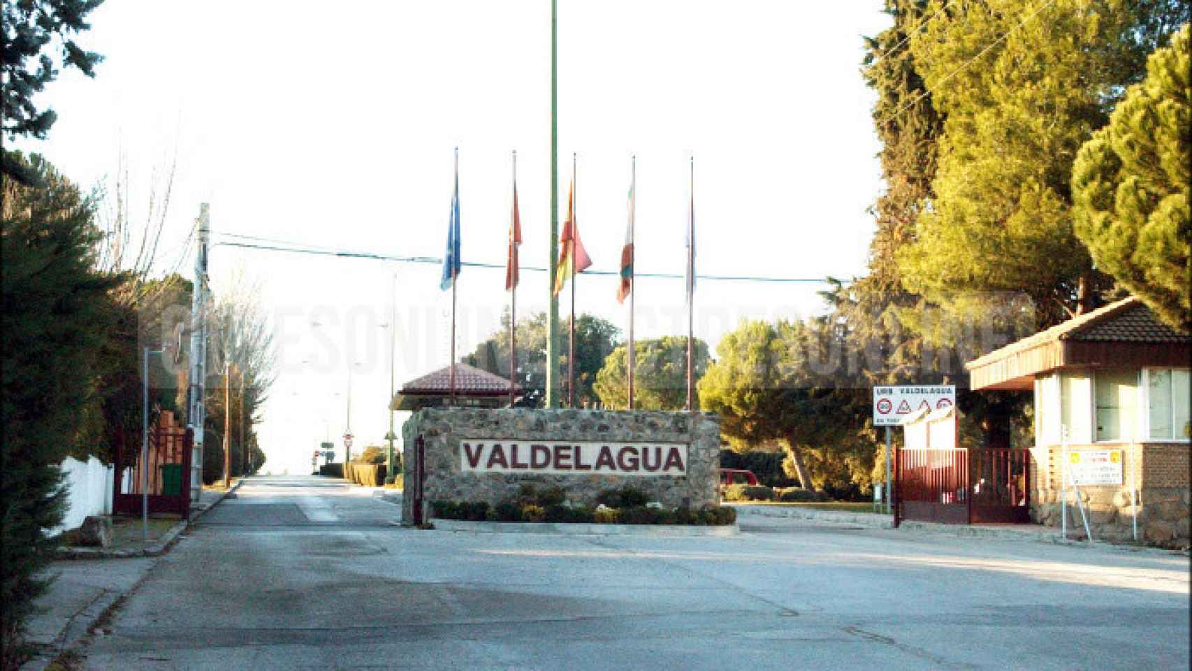 Entrada de la urbanización Valdelagua.