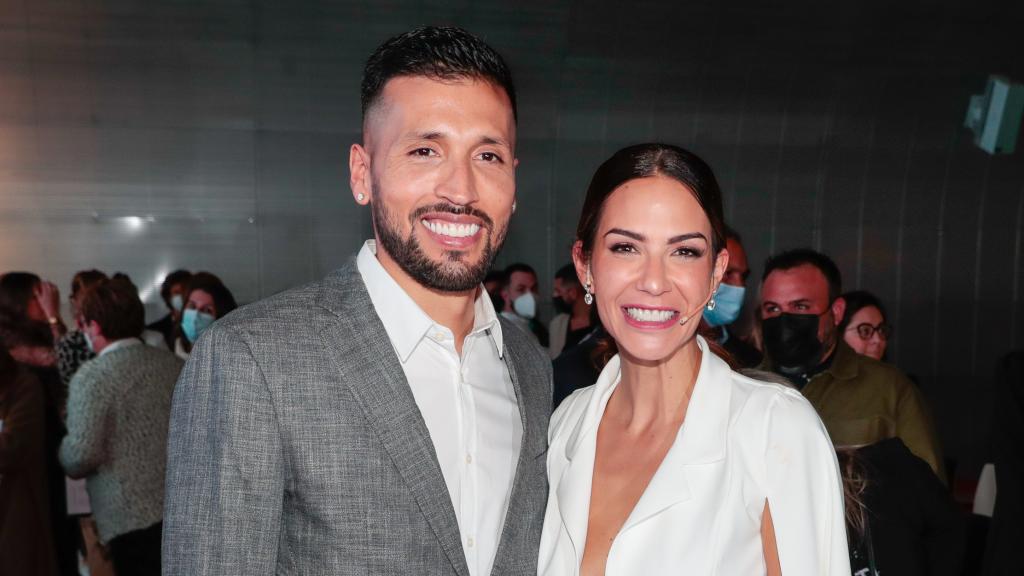 Tamara Gorro y Ezequel Garay en la presentación del libro 'Cuando el corazón llora'.