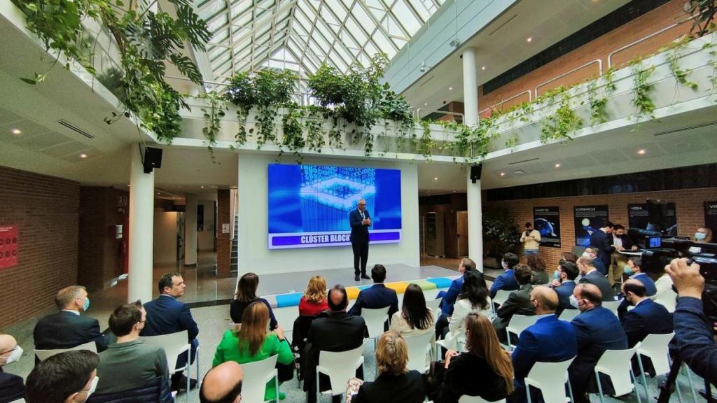 El consejero Carlos Izquierdo, durante la presentación del 'hub' de 'blockchain' de Tres Cantos.