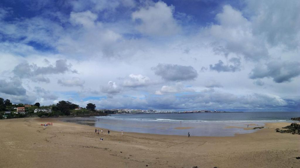 La playa de Bastiagueiro, en Oleiros (A Coruña).