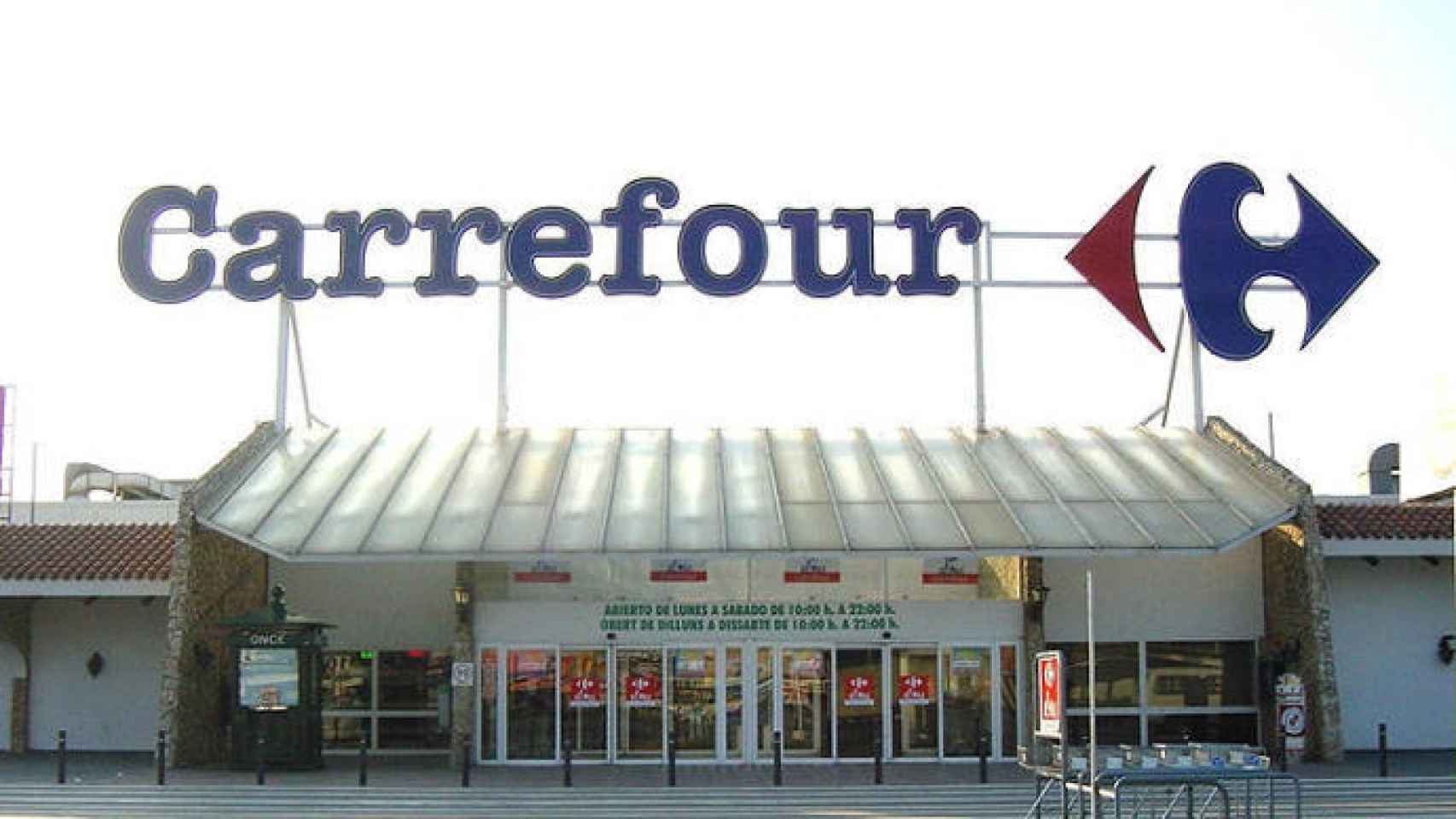 Fachada de Carrefour.