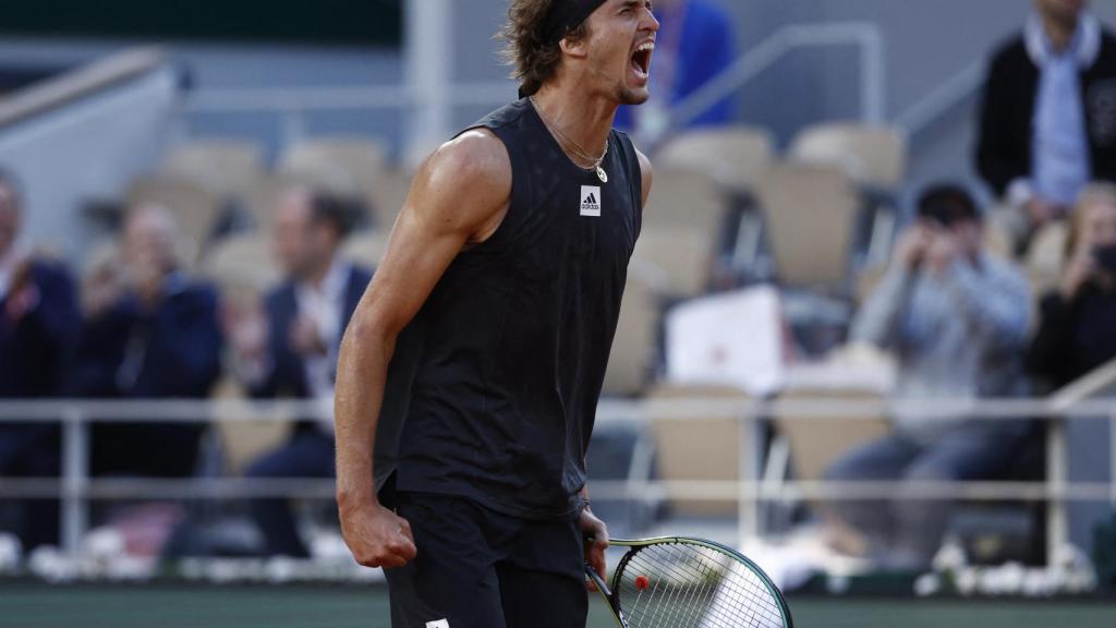 Alexander Zverev grita de rabia tras tumbar a Carlos Alcaraz.