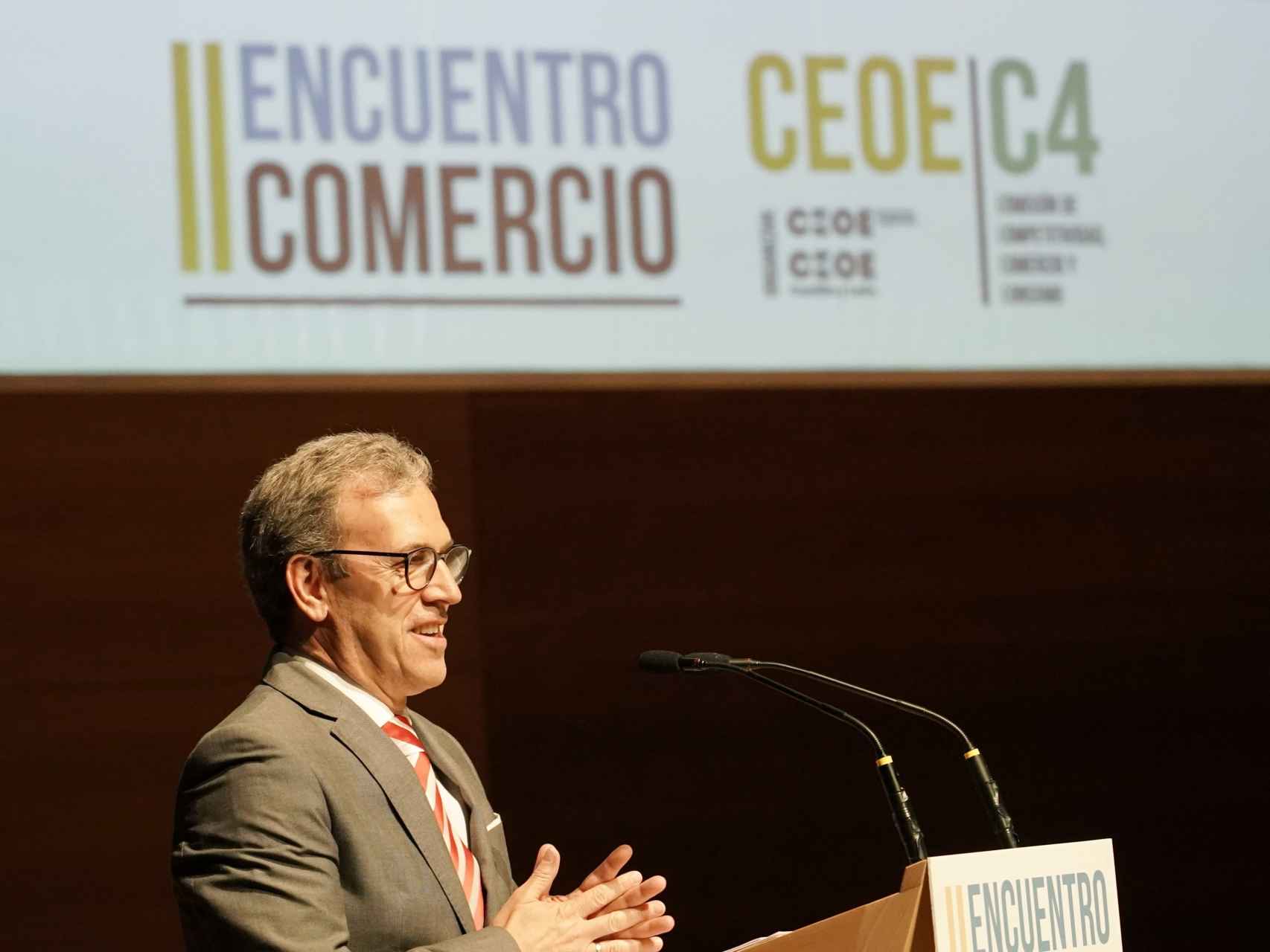 El consejero de Industria, Mariano Veganzones, durante su cierre del II Encuentro sobre Comercio.