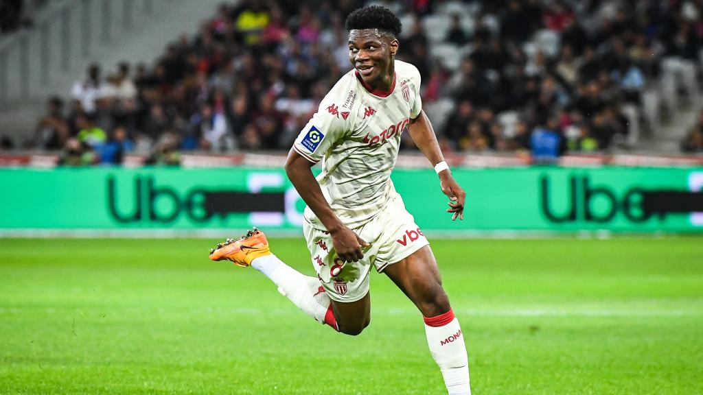 Aurélien Tchouameni durante un partido con el Monaco