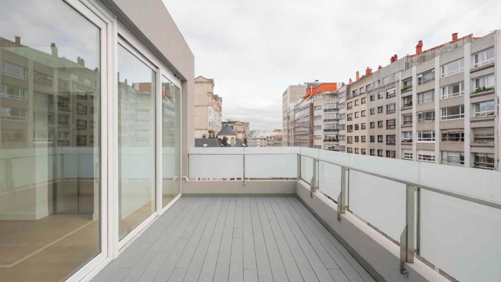 La terraza del edificio del número 14 de Fernando Macías, en A Coruña