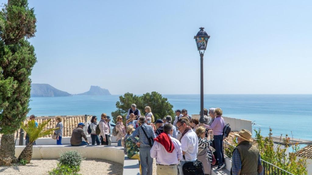 Turistas del programa Imserso en Benidorm.