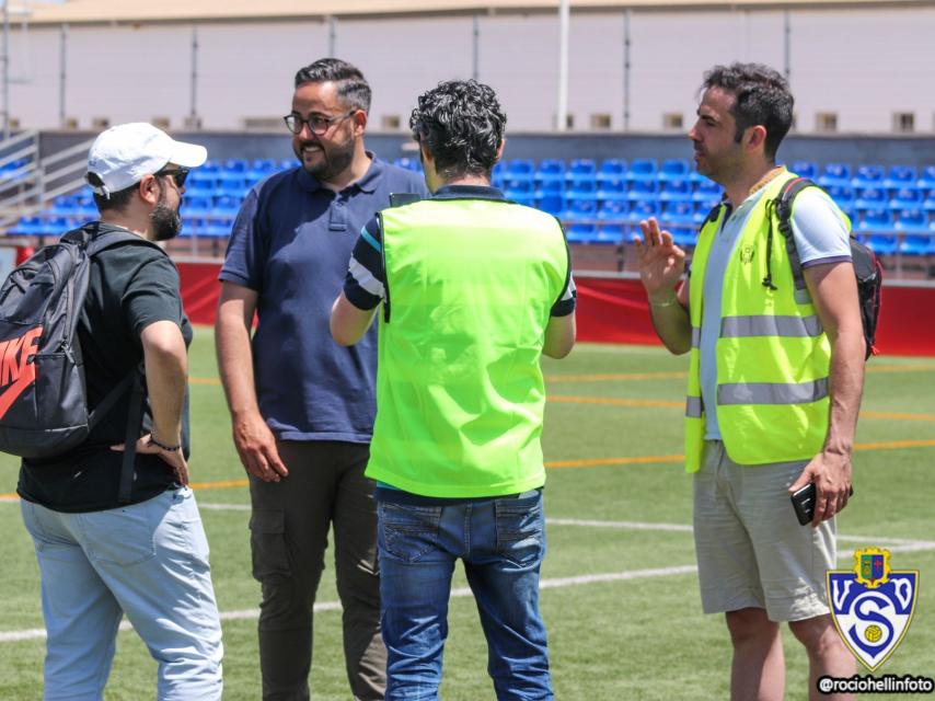 Sergio Campos tras conseguir la permanencia en el campo del Pulpileño. Foto: Rocío Hellín (UD Socuéllamos)