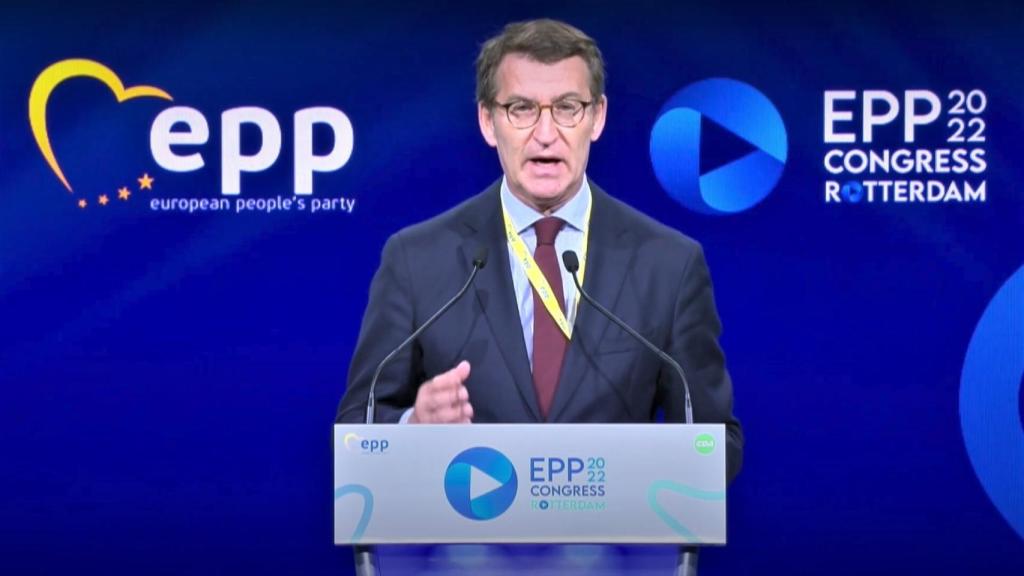 Alberto Núñez Feijóo, durante su discurso ante el congreso del Partido Popular Europeo (EPP), en Rotterdam.