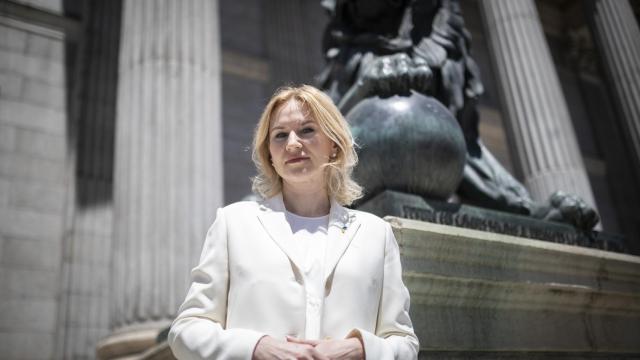 Olena Kondratiuk, vicepresidenta de la Rada de Ucrania, en el Congreso de los Diputados.