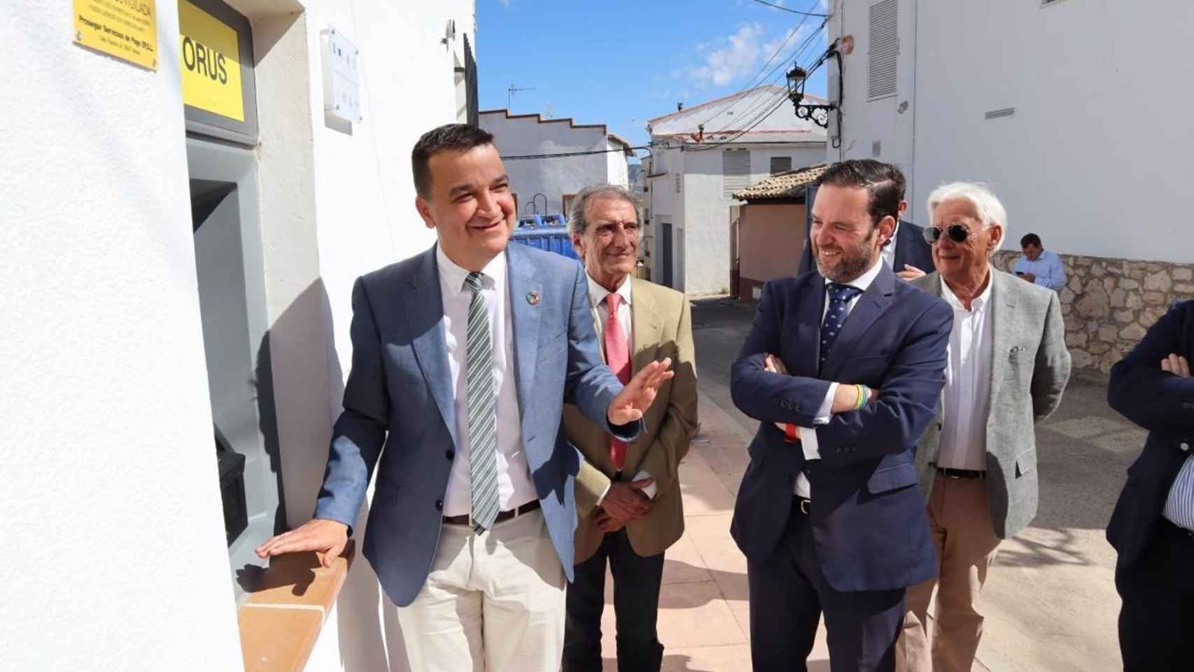 La instalación de cien cajeros automáticos en zonas rurales de Castilla-La Mancha arranca con el de Buendía