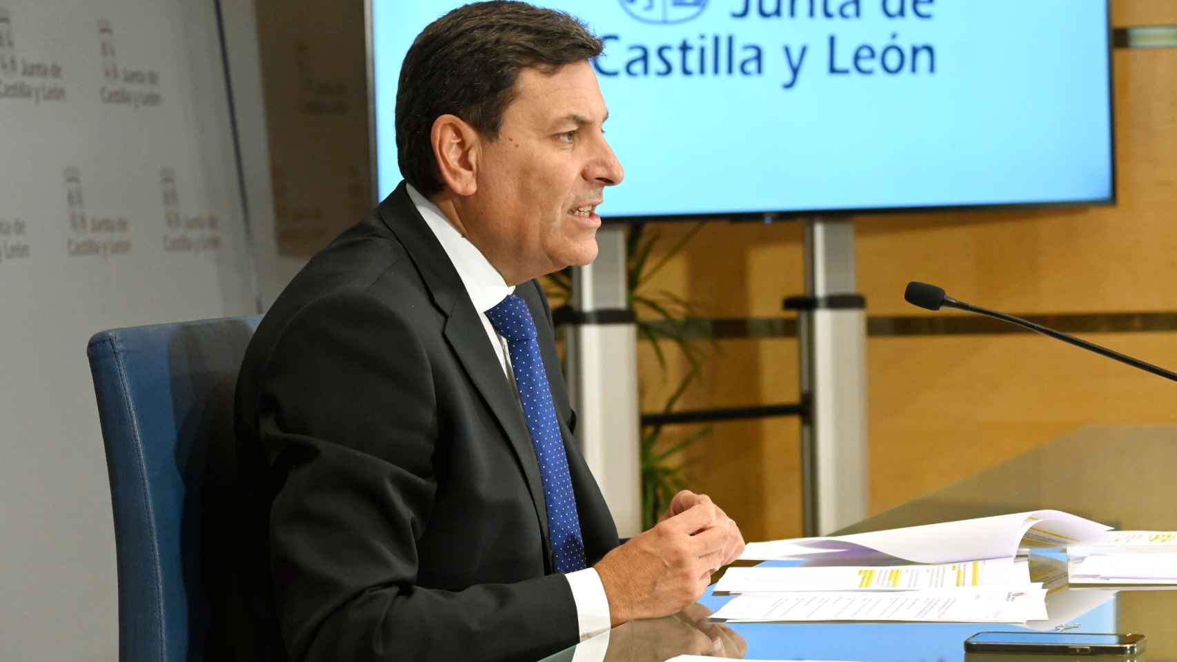 El portavoz de la Junta y consejero de Economía y Hacienda, Carlos Fernández Carriedo,