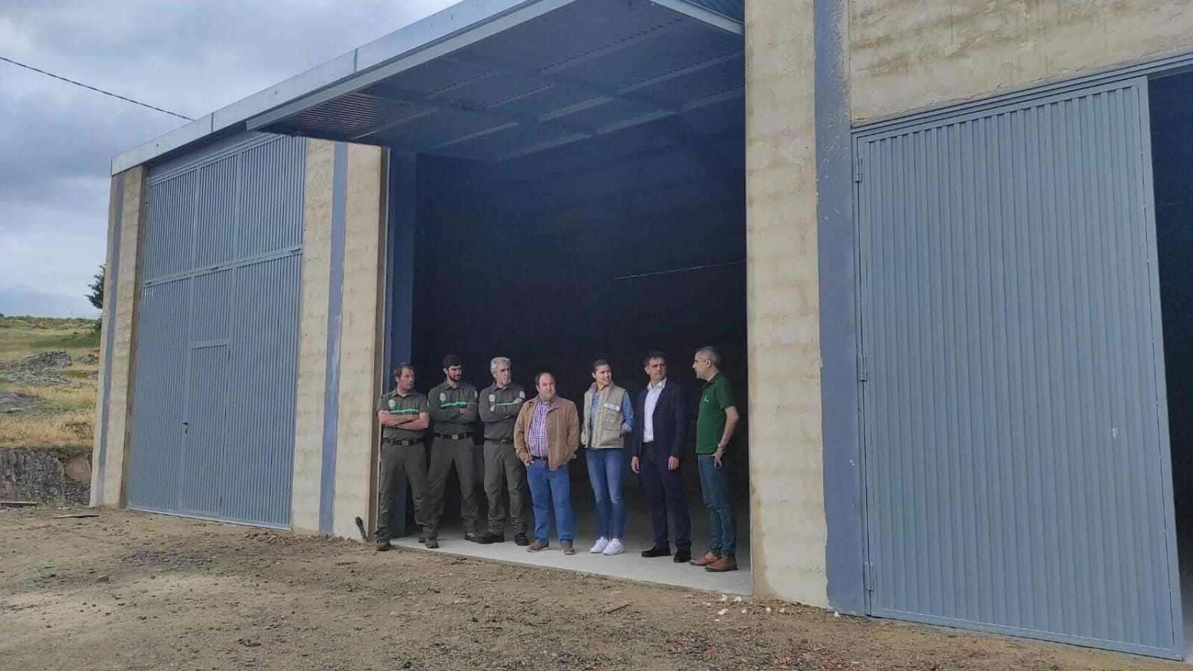 La delegada territorial de la Junta, Clara San Damián, en la visita a Muelas de los Caballeros