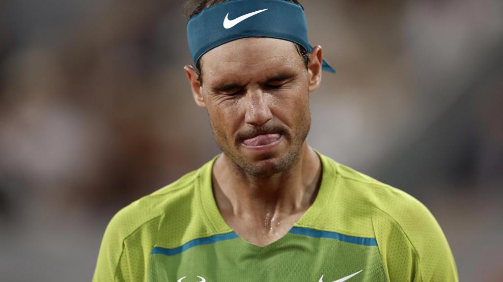 Rafa Nadal se lamenta.