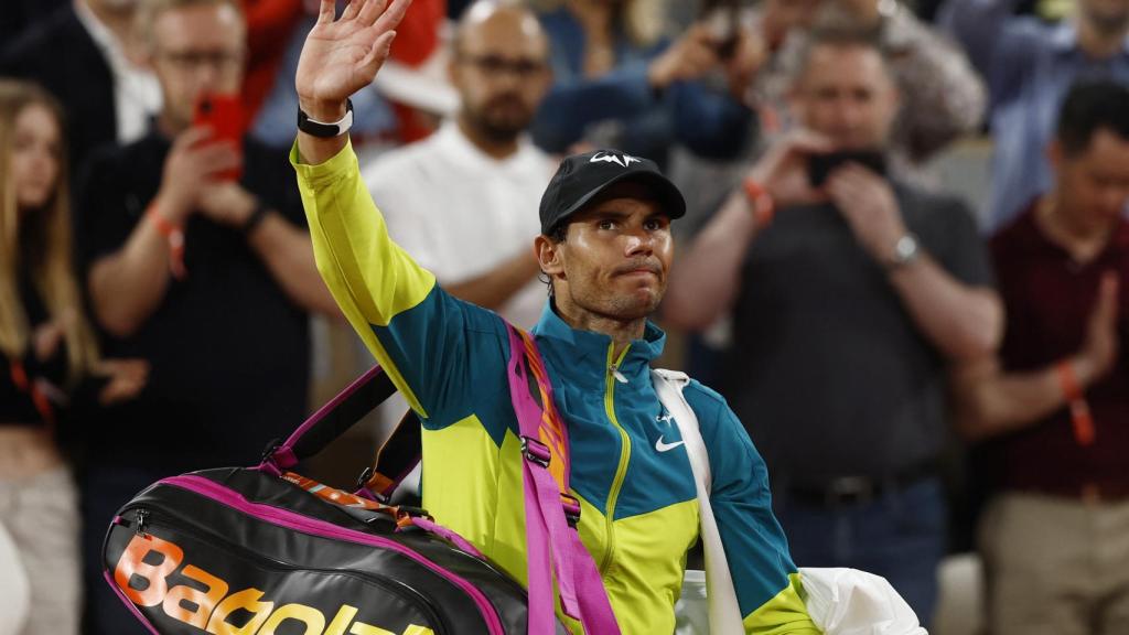 Rafa Nadal se despide de la Philippe Chatrier.