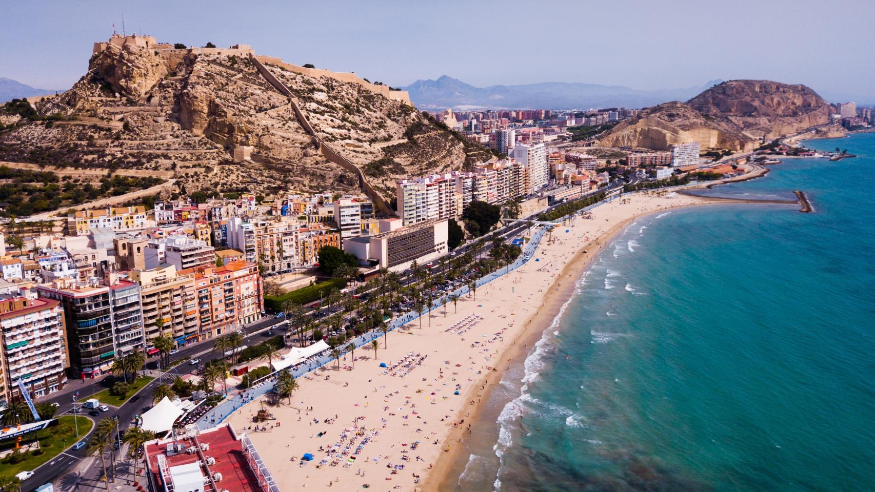 Vistas al Castillo de Santa Bárbara desde el aire.