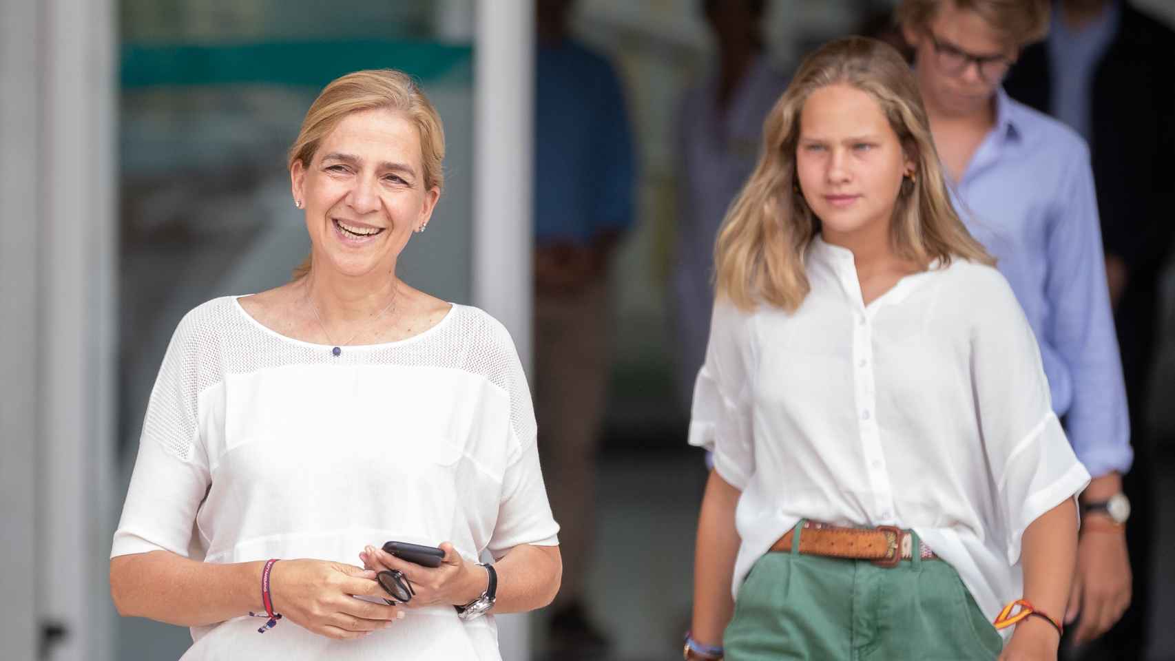Irene Urdangarin junto a su madre, la infanta Cristina, en una fotografía tomada en el año 2019.