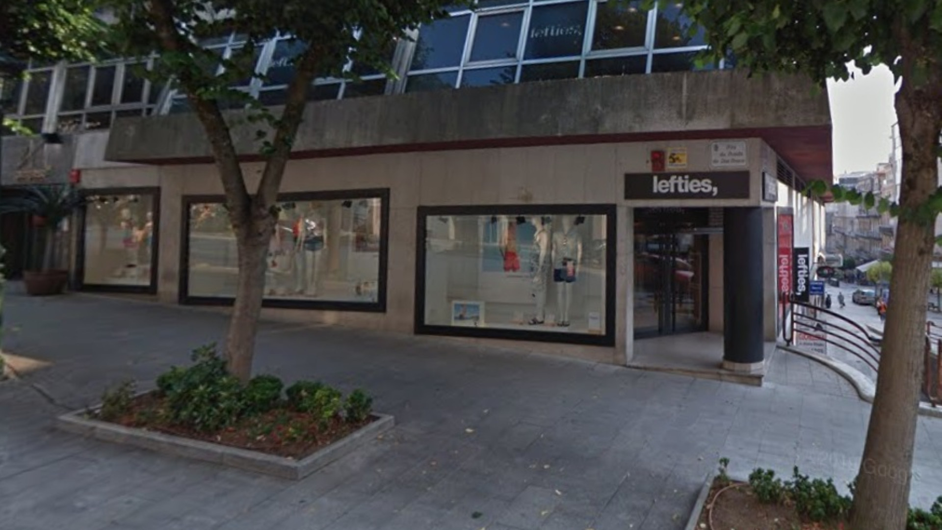 Tienda de Lefties en 2017, que sustituyó a Zara. Foto: Google Maps