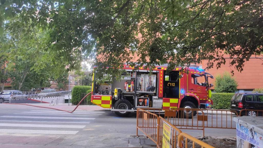 Coche de bomberos en la zona afectada.