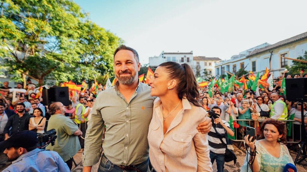 Santiago Abascal y Macarena Olona este sábado en Córdoba.