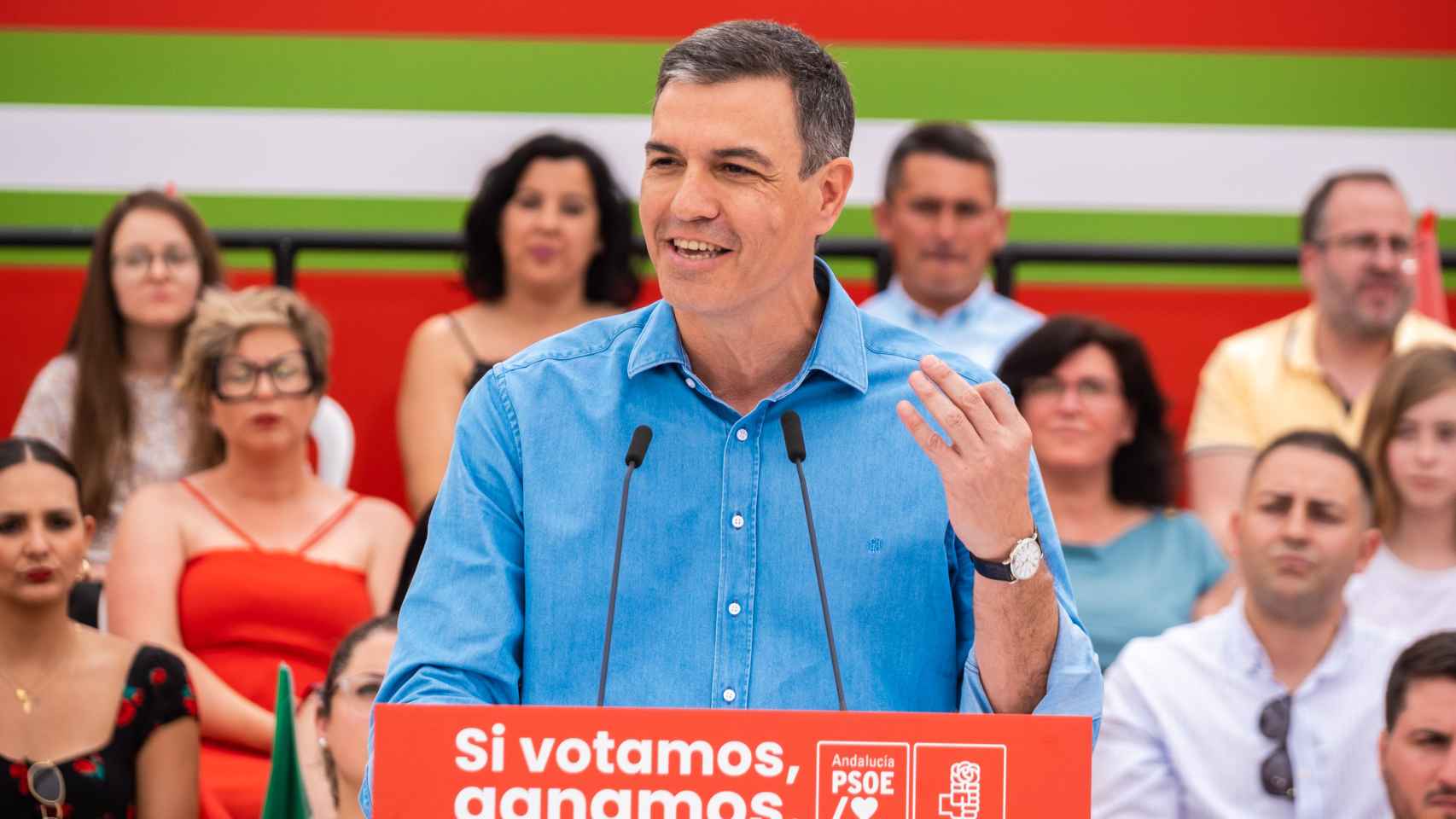 Pedro Sánchez durante su primer mitin en la campaña electoral de Andalucía.