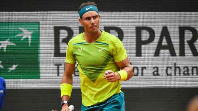 Rafa Nadal celebra un punto en Roland Garros.