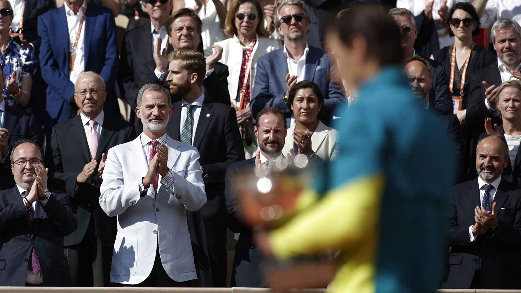 El Rey Felipe aplaude a Rafa Nadal.