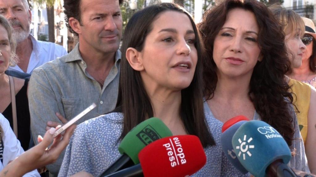 Arrimadas ha visitado Cádiz en compañía de Rocío Ruiz, número 1 de la provincia por Cs