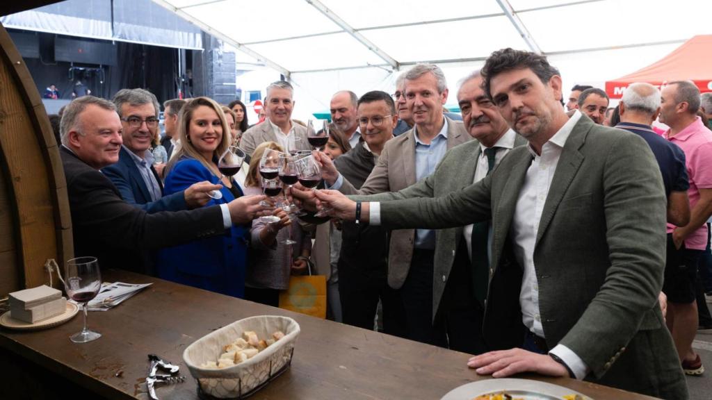 Alfonso Rueda en la XXXIX Feria del Vino de Chantada.