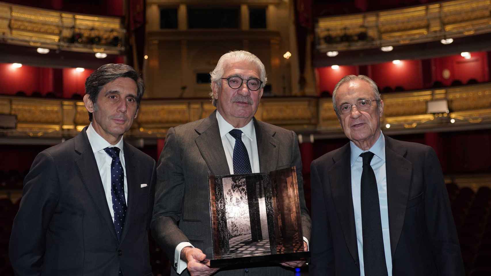 José María Álvarez-Pallete, presidente de Telefónica; José Bogas, consejero delegado de Endesa, y Florentino Pérez, Presidente de ACS.