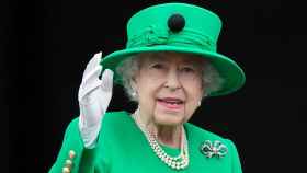 Isabel II, en una imagen tomada desde el balcón de Buckingham este domingo, 5 de junio.