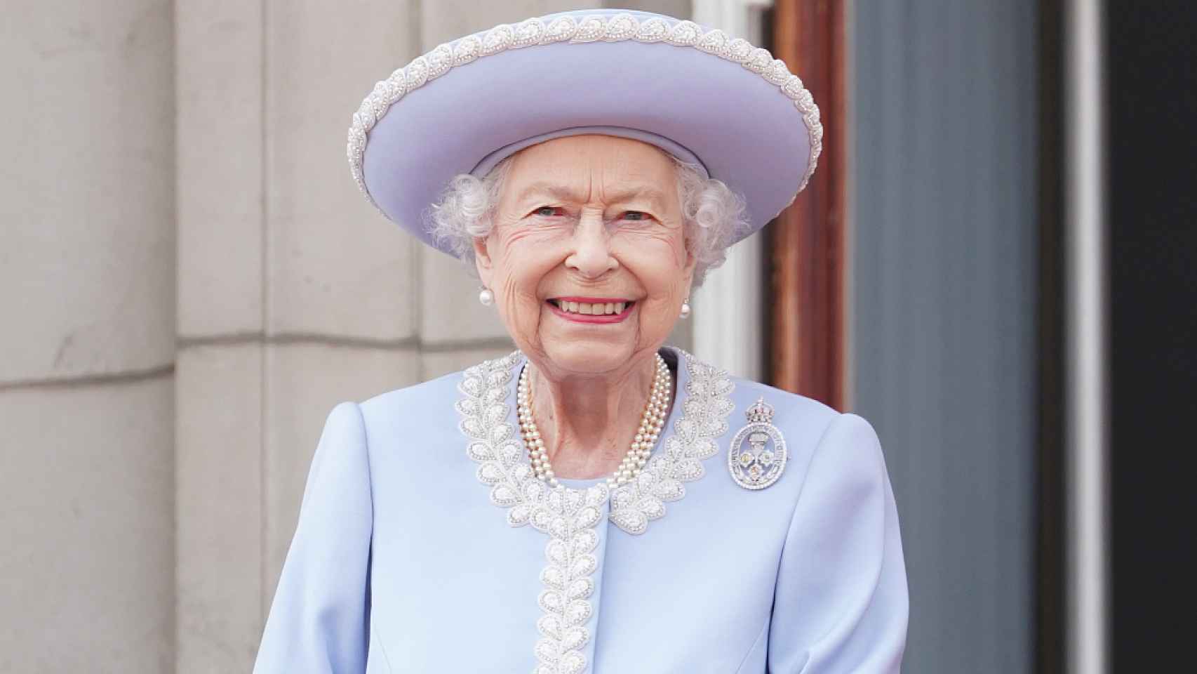 La reina Isabel II en el balcón del palacio de Buckingham durante el 'Trooping the Colour'.