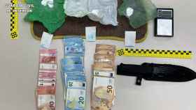 Cocaína y dinero intervenidos en la operación.