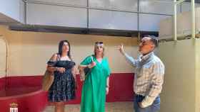 El alcalde de Benavente, Luciano Huerga, y concejala de Fiestas, Patricia Martín, presentan las obras