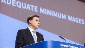El vicepresidente de la Comisión, Valdis Dombrovskis, durante la presentación de la directiva de salarios mínimos