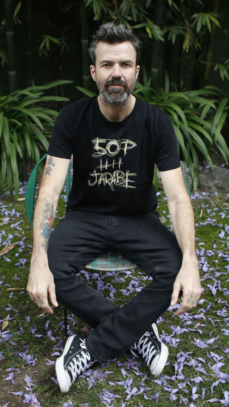 El cantante Pau Donés en una imagen promocional de '50 palos, y sigo soñando', en marzo de 2017.
