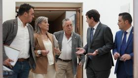 El presidente de la Junta, Alfonso Fernández Mañueco, de reúne con los alcaldes de Toro, Venta de Baños y Aguilar de Campoo, para hablar de la situación actual de la galletera SIRO