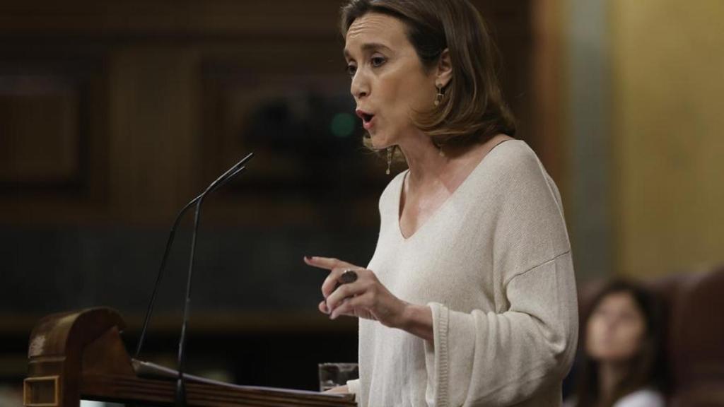 La portavoz del PP, Cuca Gamarra, este miércoles desde la tribuna del Congreso.