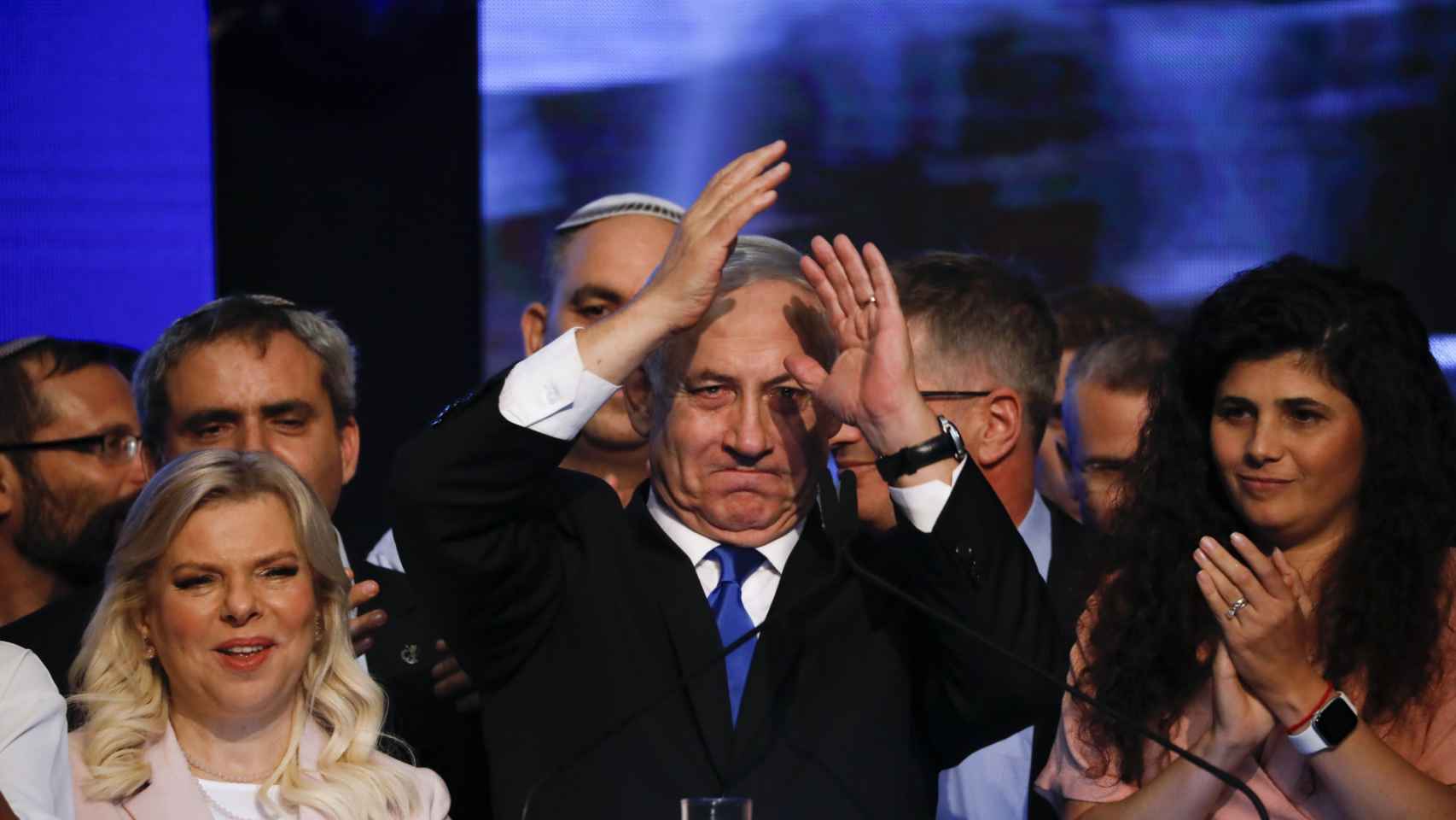 Benjamín Netanyahu, ex primer ministro de Israel, en un evento ante sus seguidores.