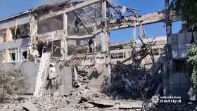 Una escuela destruida por las bombas rusas en Bakhmut.