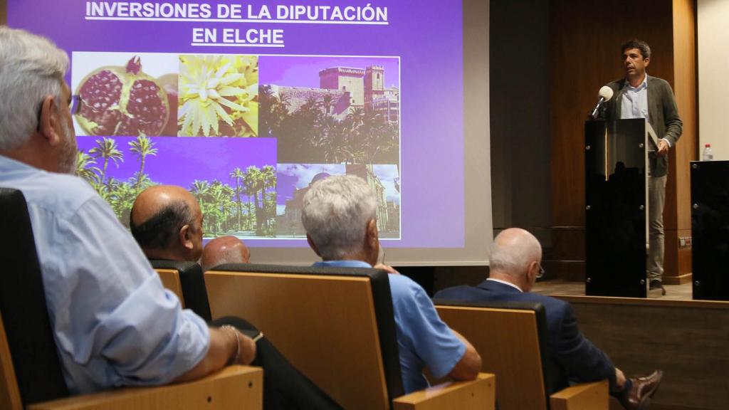 Mazón durante la conferencia con los empresarios de Elche.