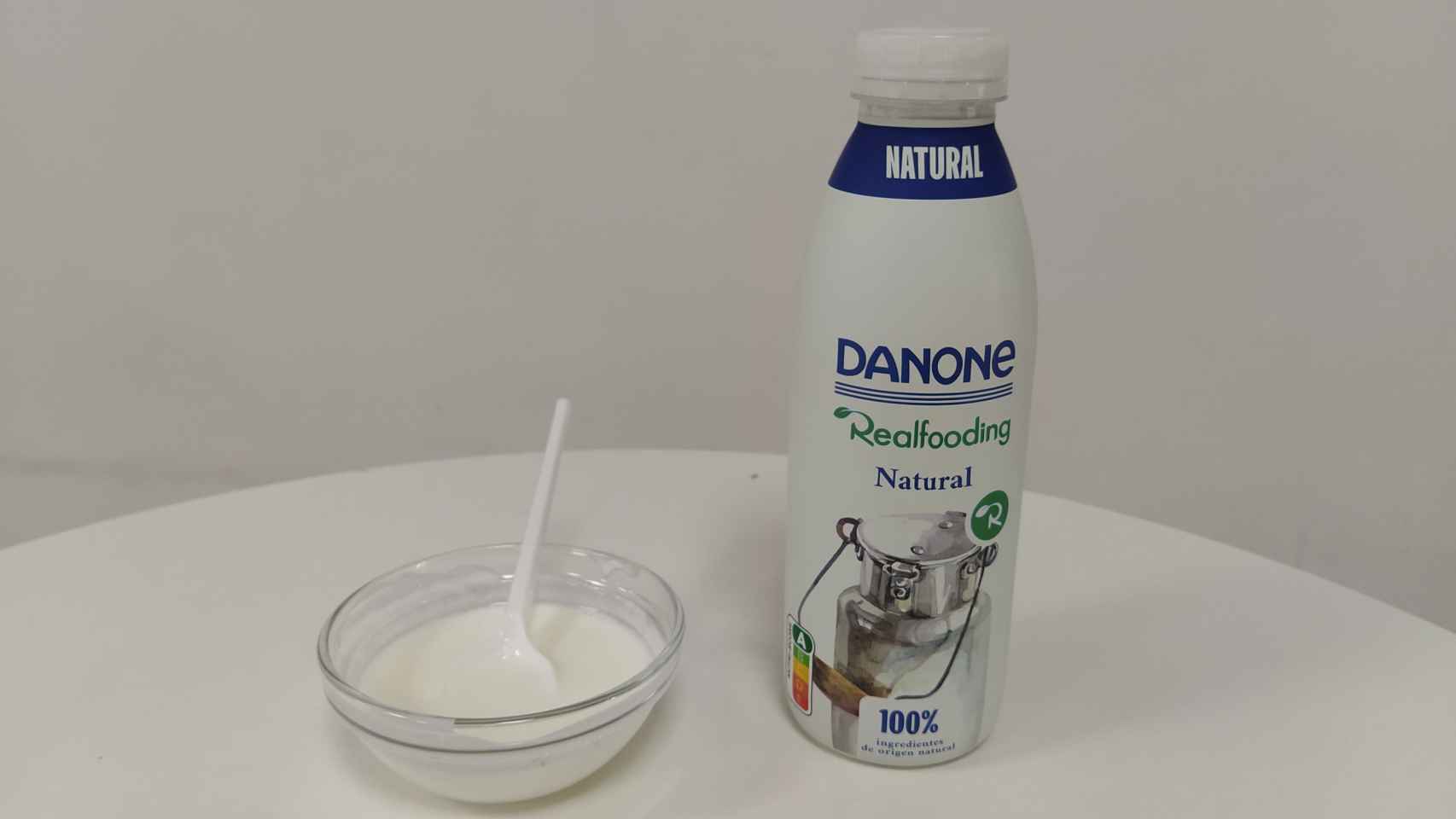 El yogur natural líquido de Carlos Ríos y Danone.